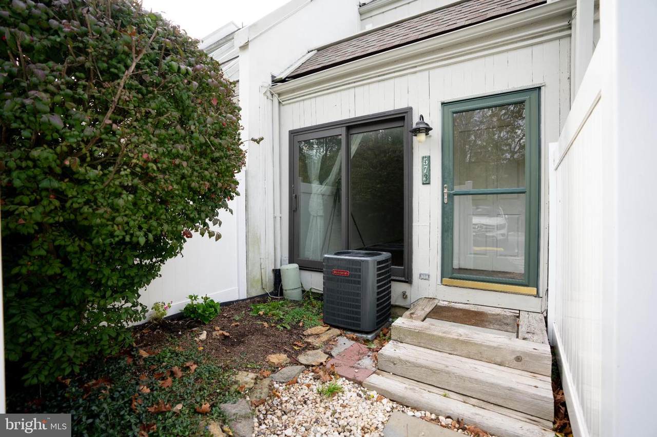 573 Summit House - Photo 1