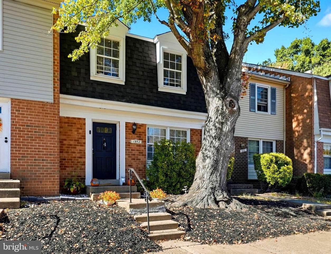 1952 Mariner Lane - Photo 1