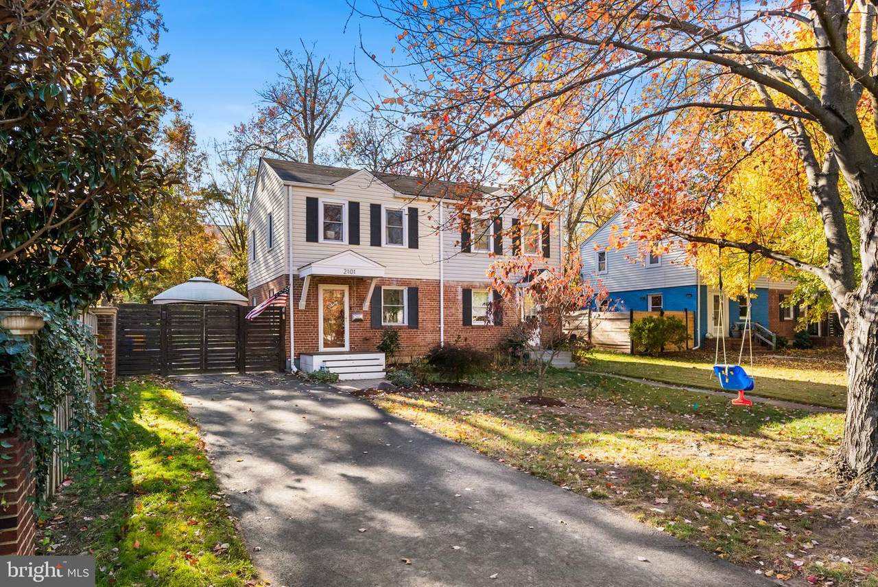 2101 Farrington Avenue - Photo 1