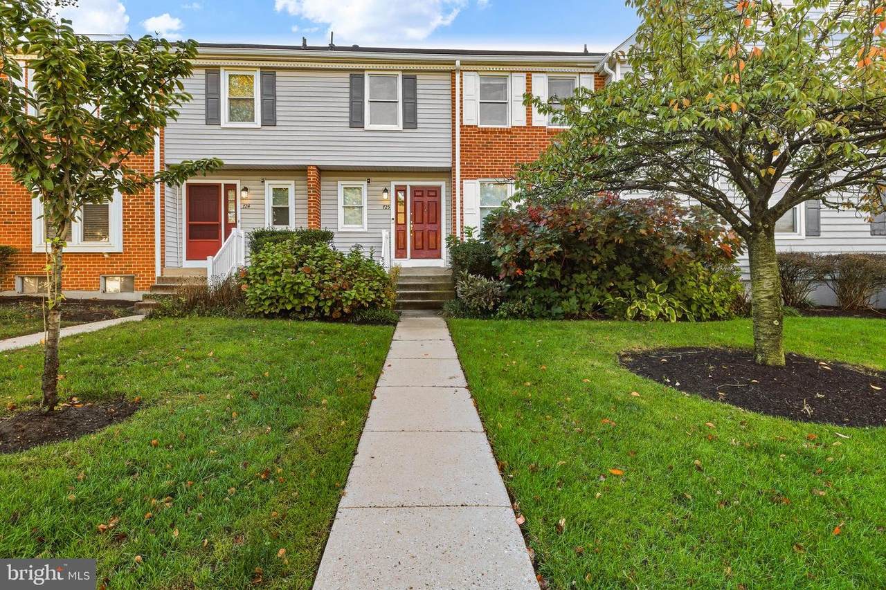 725 Society Hill Boulevard - Photo 1