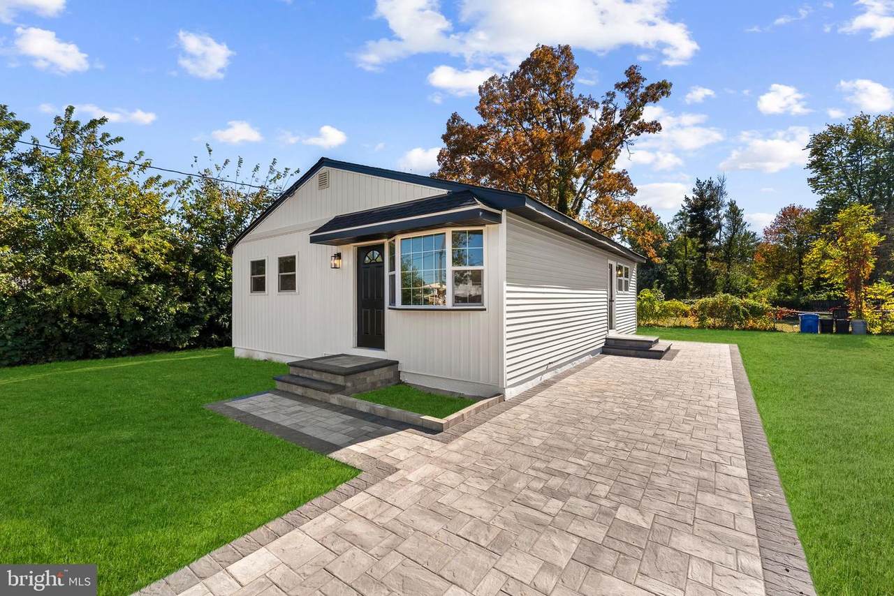 726 Smith Lane - Photo 1