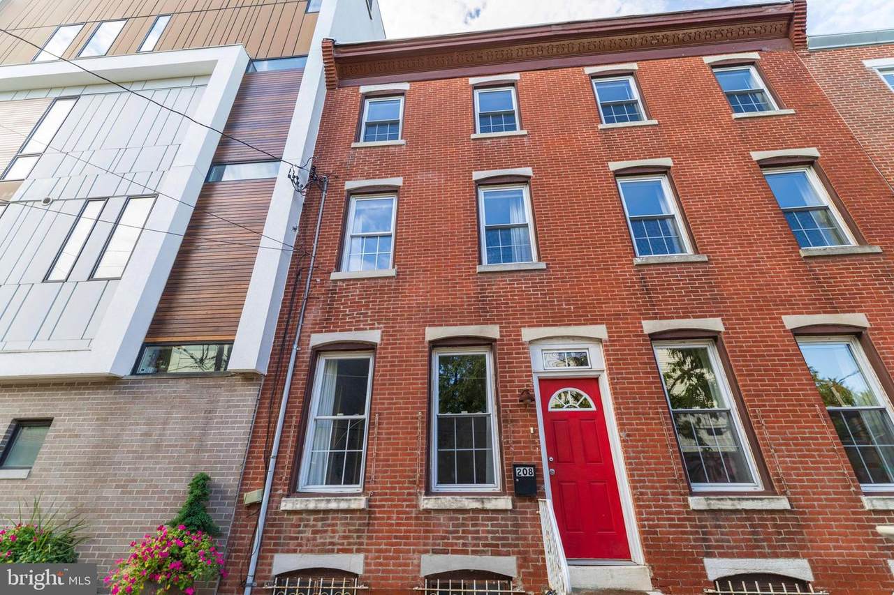 208 Laurel Street - Photo 1