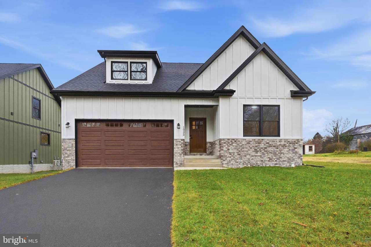 1035 Putnam Street - Photo 1