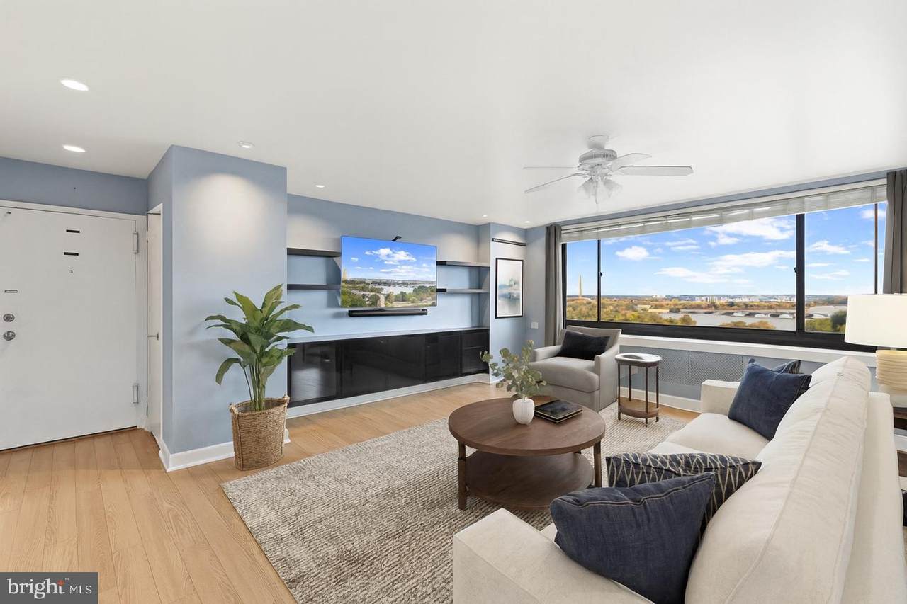 1021 Arlington Boulevard - Photo 1