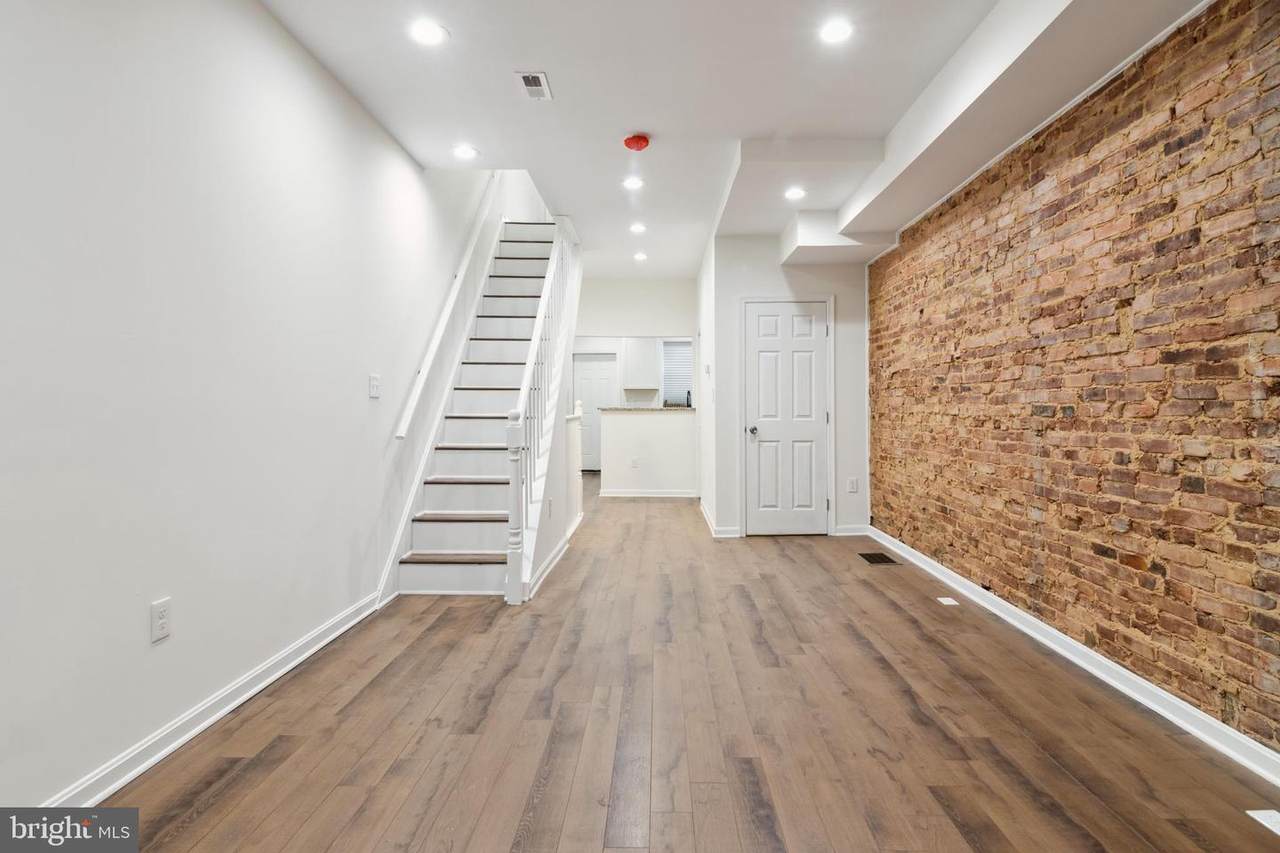 912 Milton Avenue - Photo 1