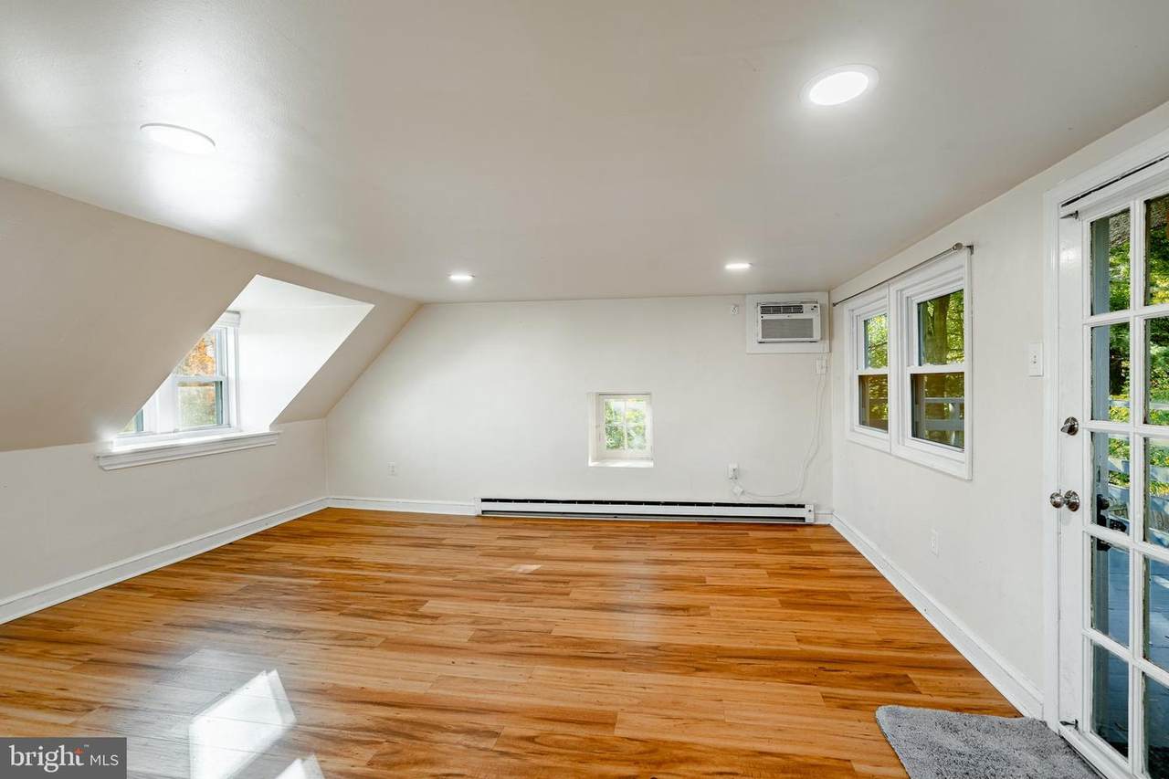 228 Crawford Avenue - Photo 1