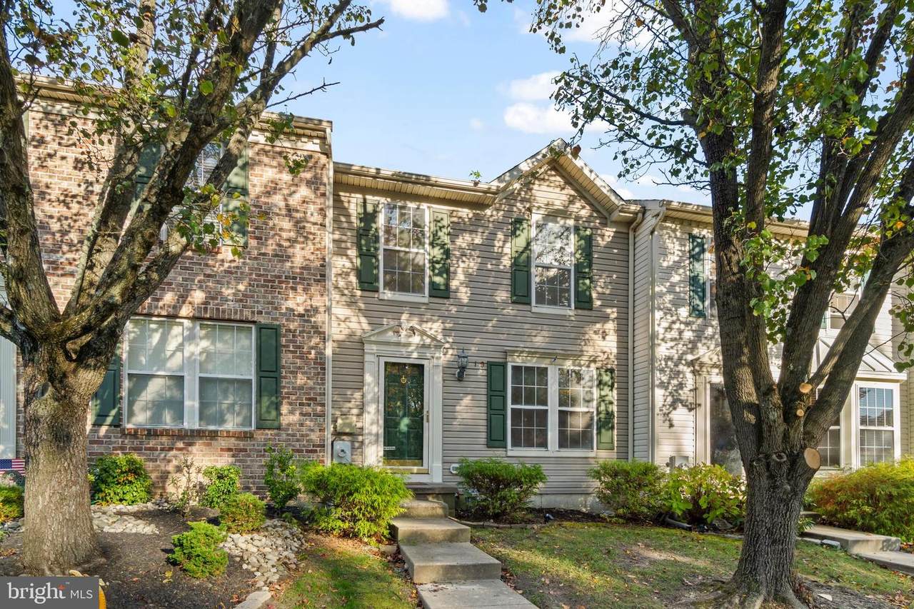 19 Coachlight Drive - Photo 1