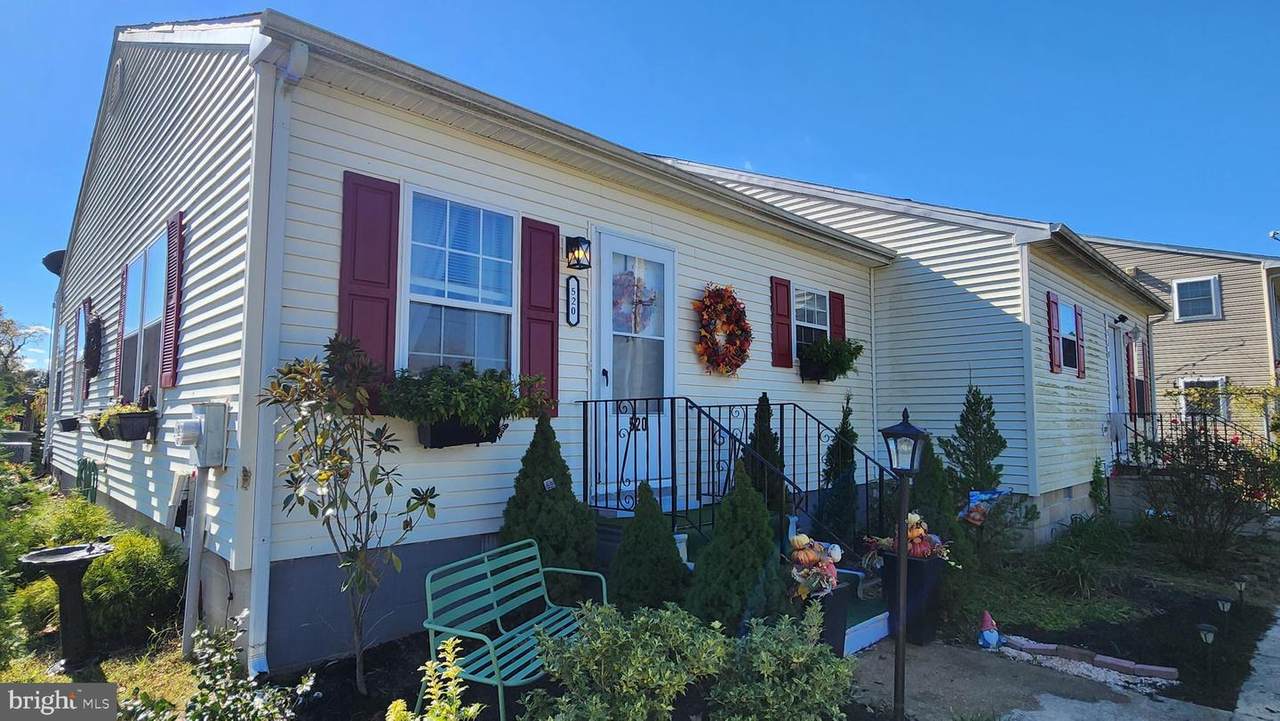 520 Bay Street - Photo 1