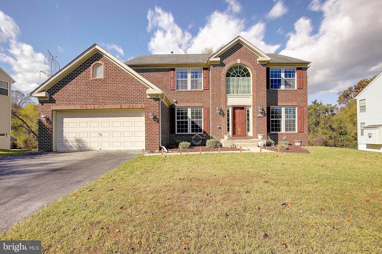 5303 Chestnut Manor Court - Photo 1