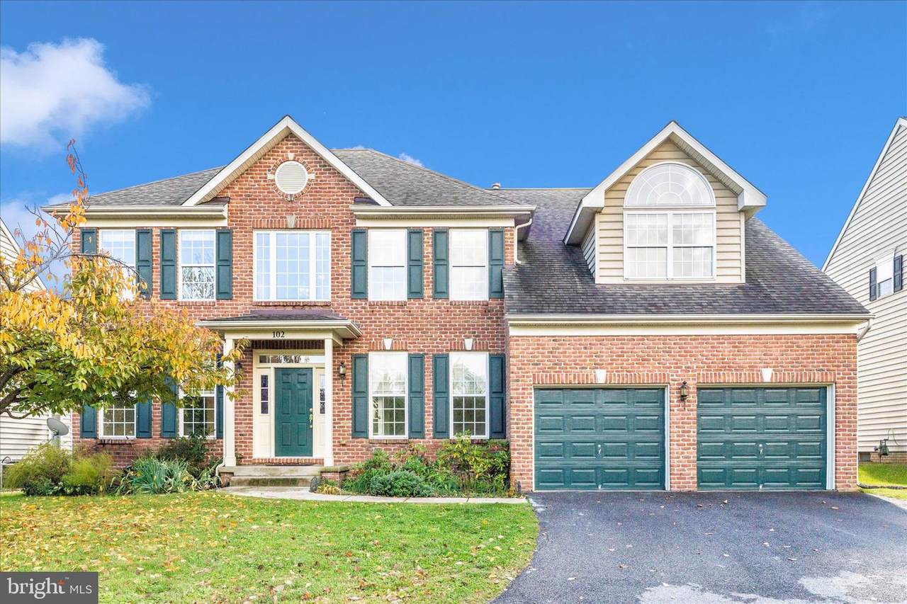 102 Sunlight Drive - Photo 1