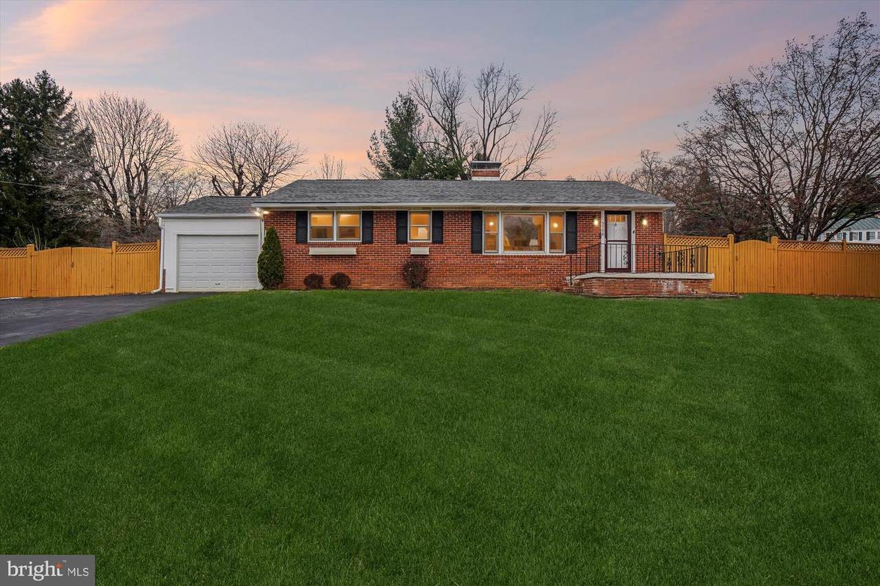 5708 Lakeview Drive - Photo 1