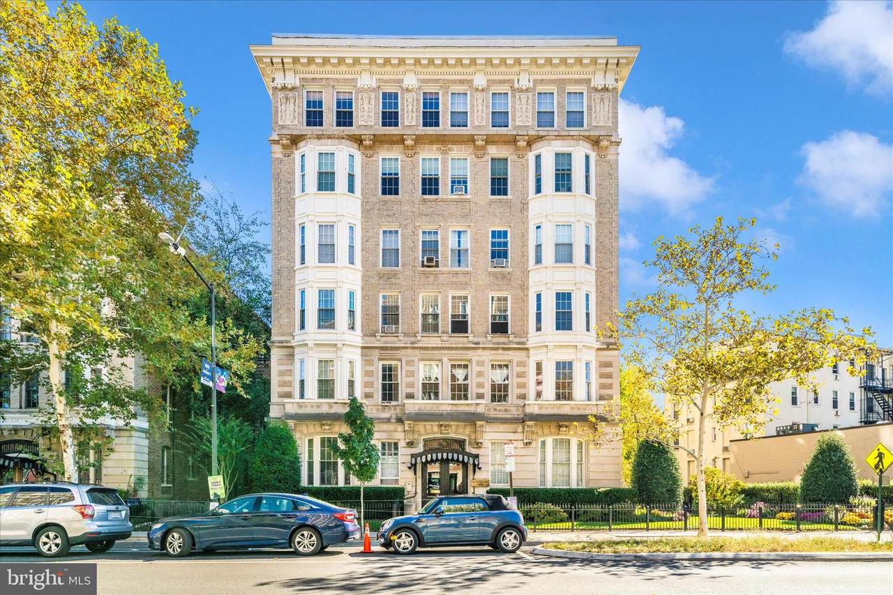 1852 Columbia Road - Photo 1