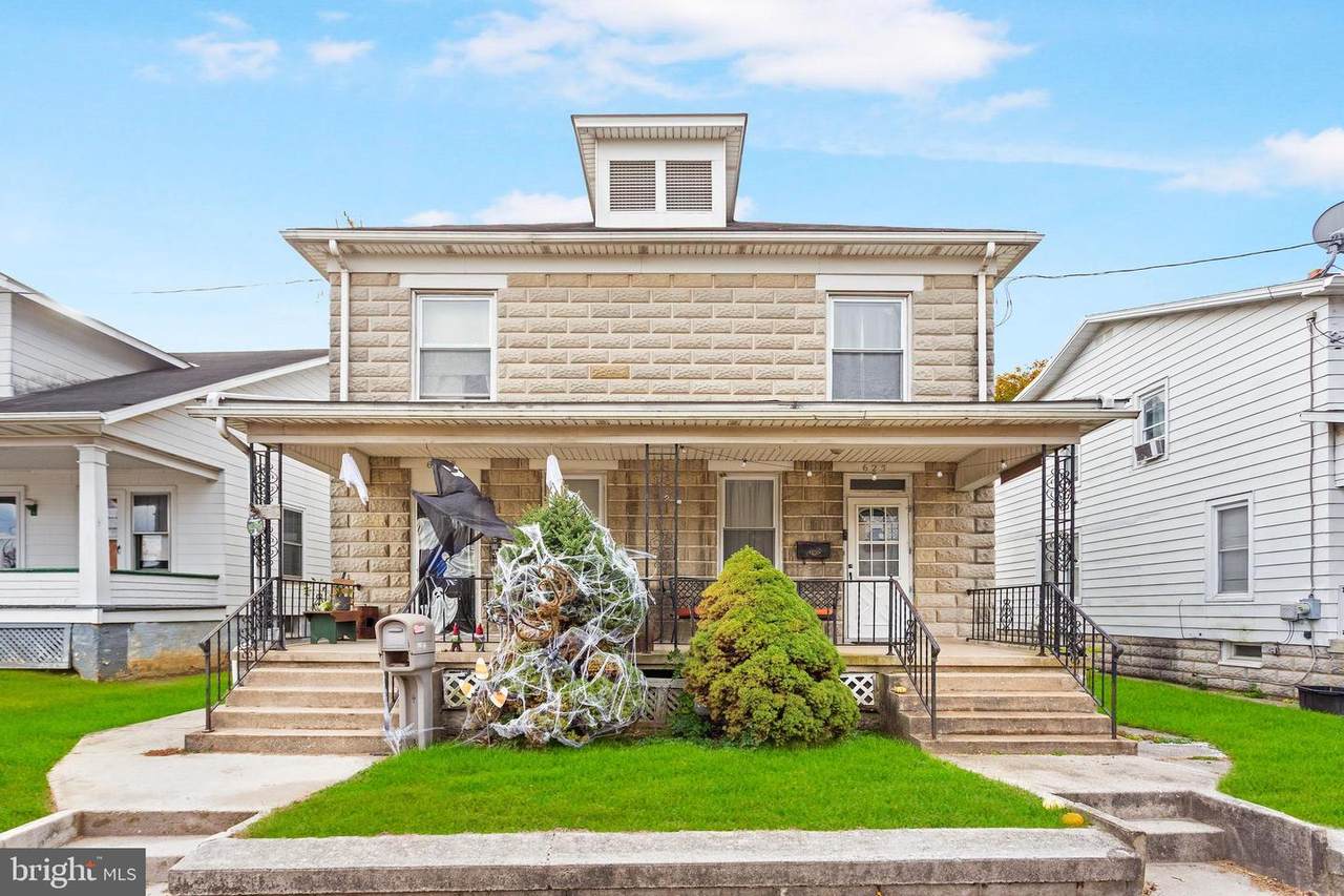 625-625 1/2 York Street - Photo 1