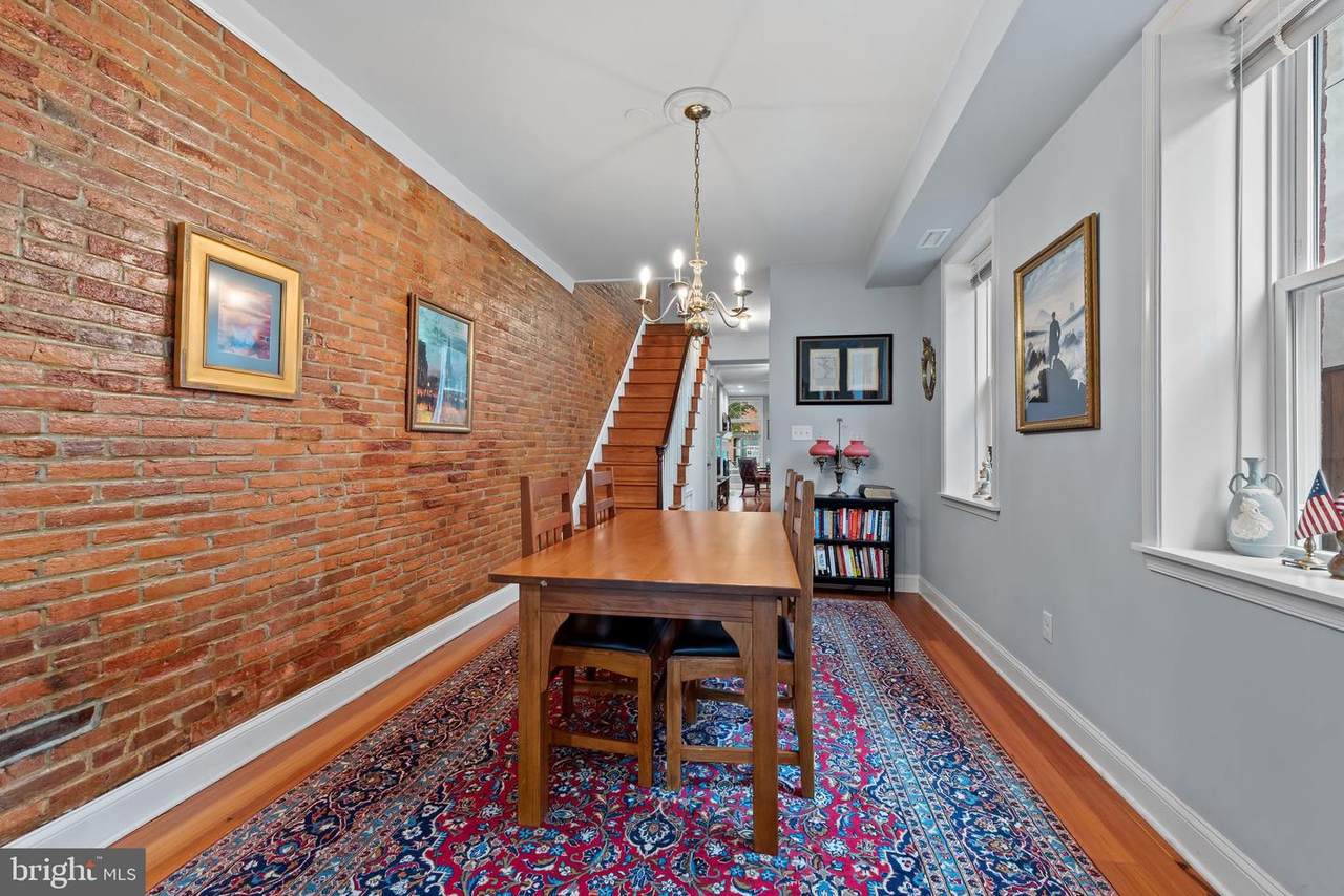 827 Light Street - Photo 1