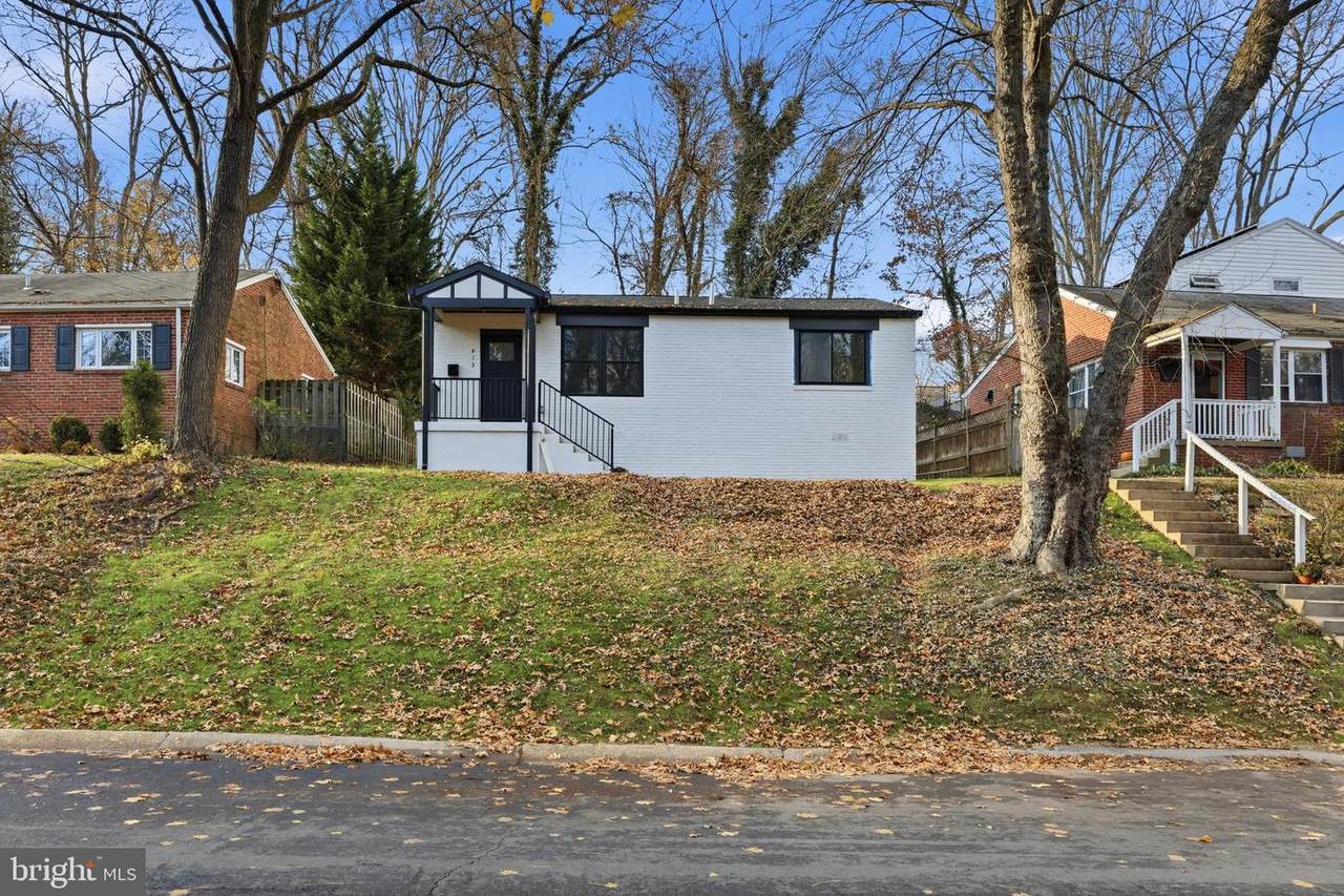 413 Williamsburg Drive - Photo 1