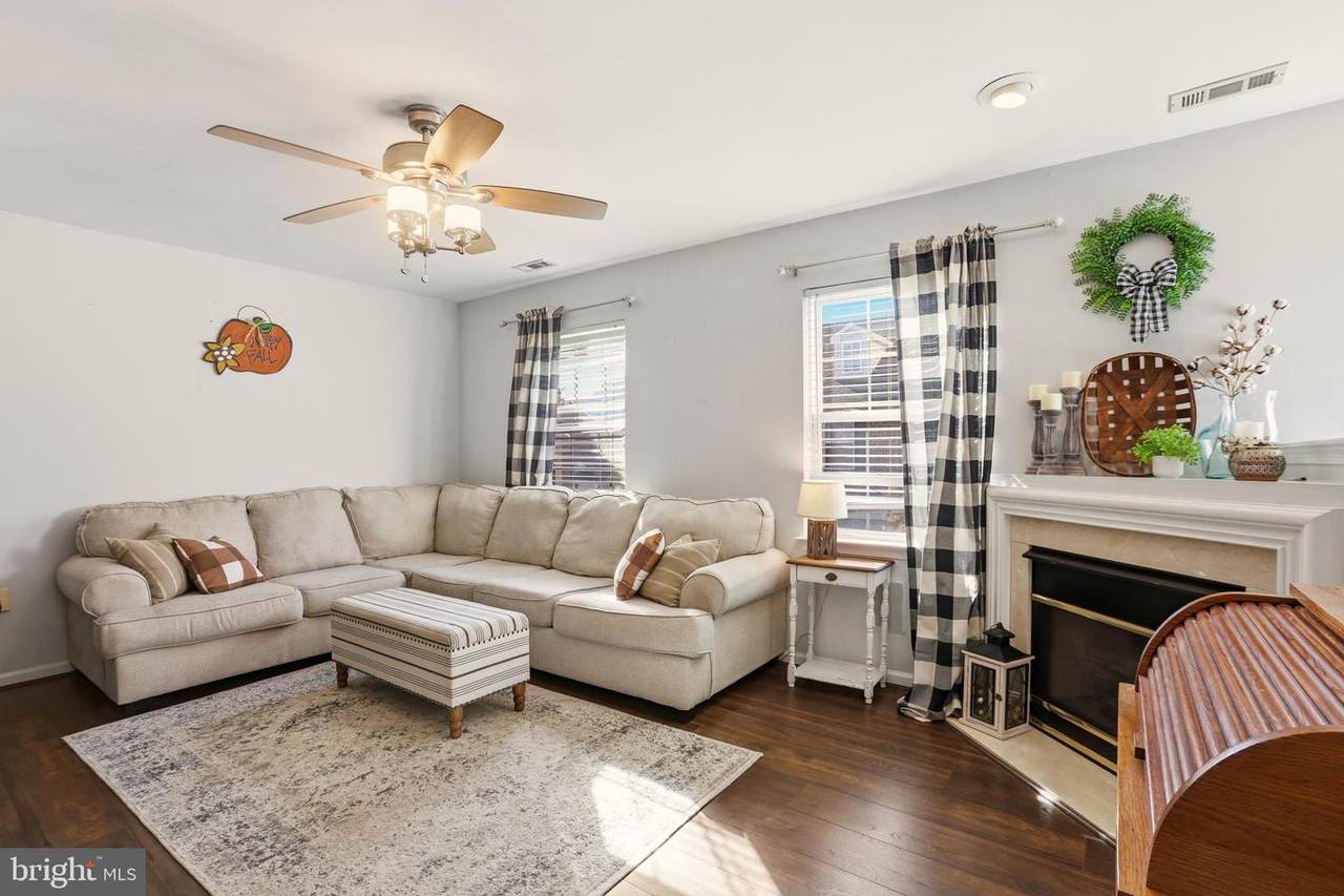 1544 Benjamin Franklin Court - Photo 1