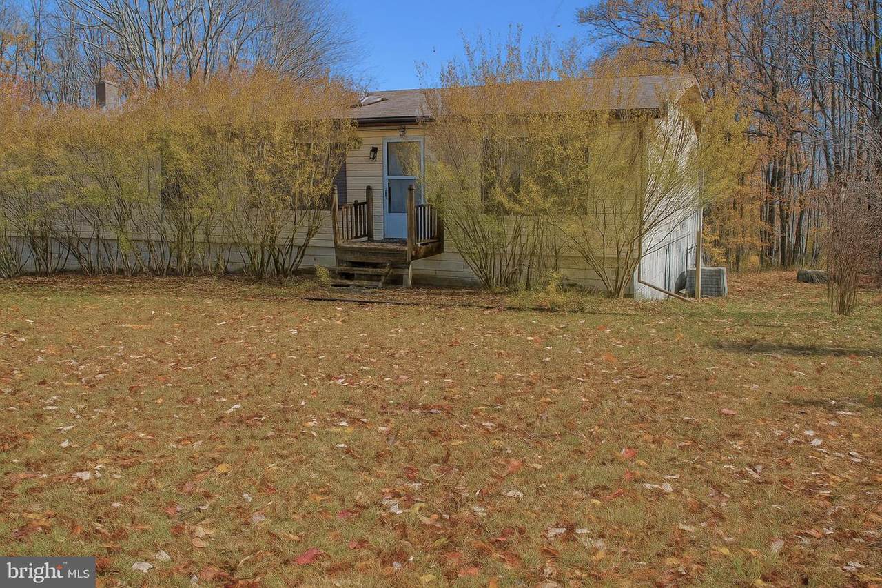 210 Lakeview Drive - Photo 1