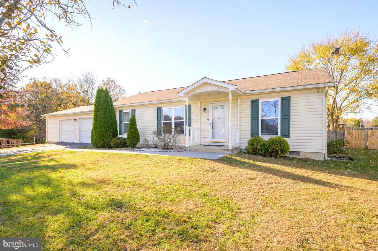 77 Barbie Lane - Photo 1