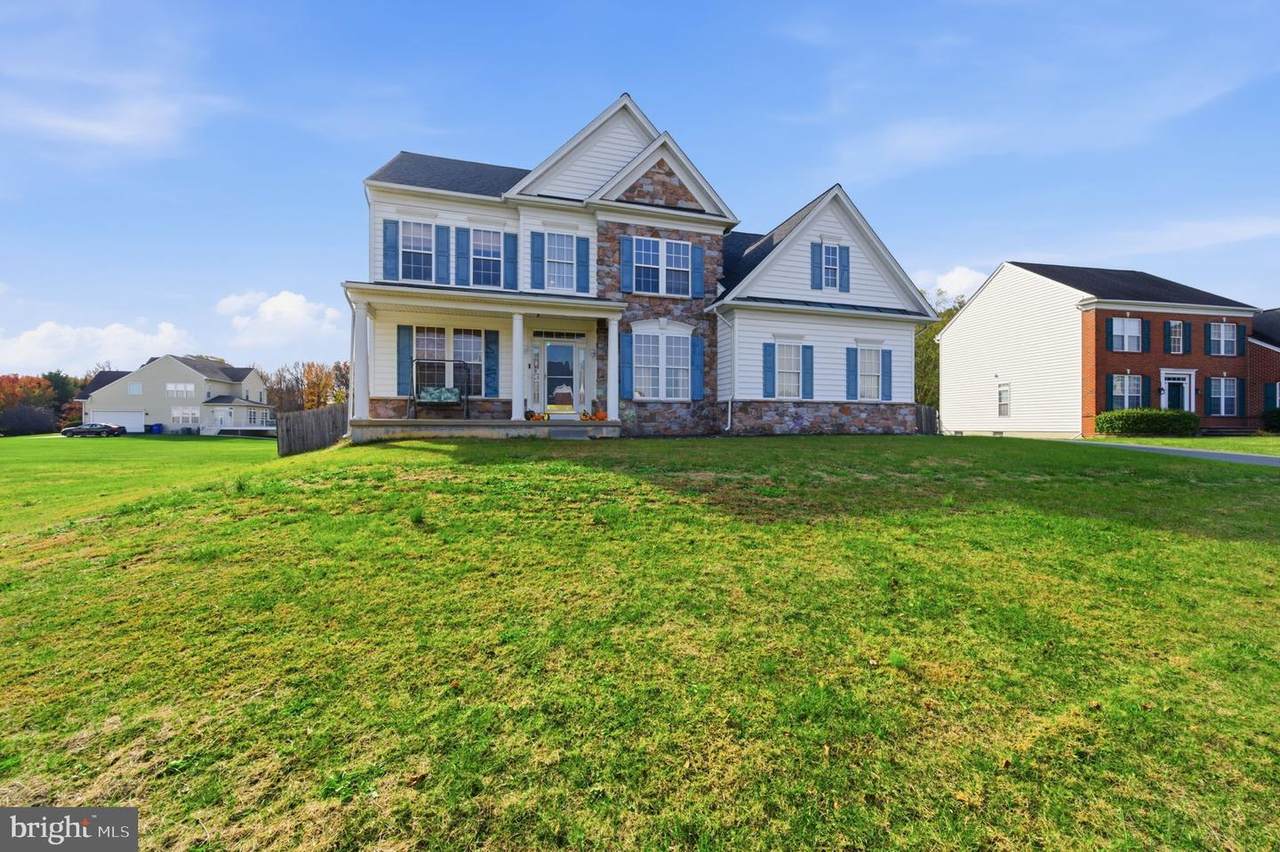 19 Hempstead Drive - Photo 1