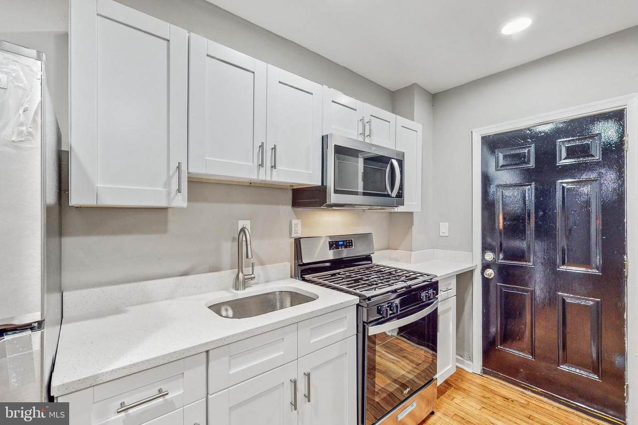 2726 Lauretta Avenue - Photo 1