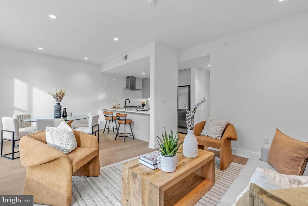 635 7TH Street - Photo 1