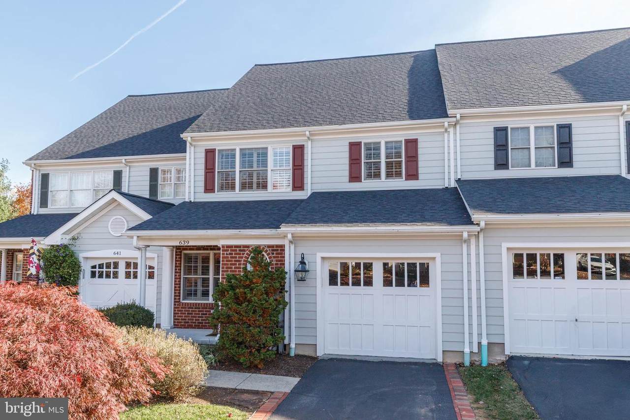 639 Strandhill Court - Photo 1