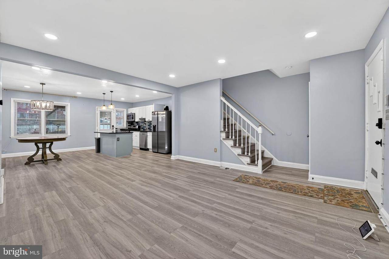 1371 Northern Parkway - Photo 1