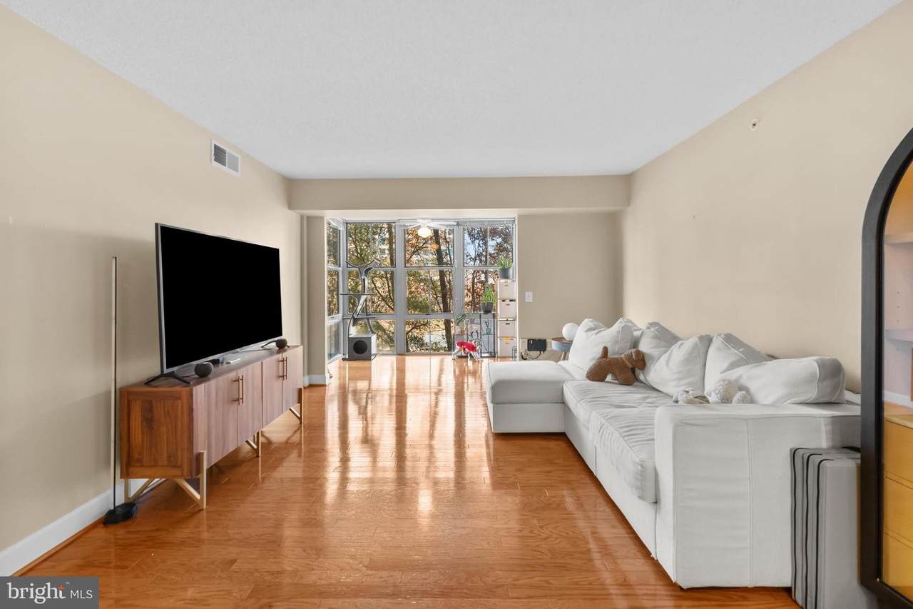 11800 Sunset Hills Road - Photo 1