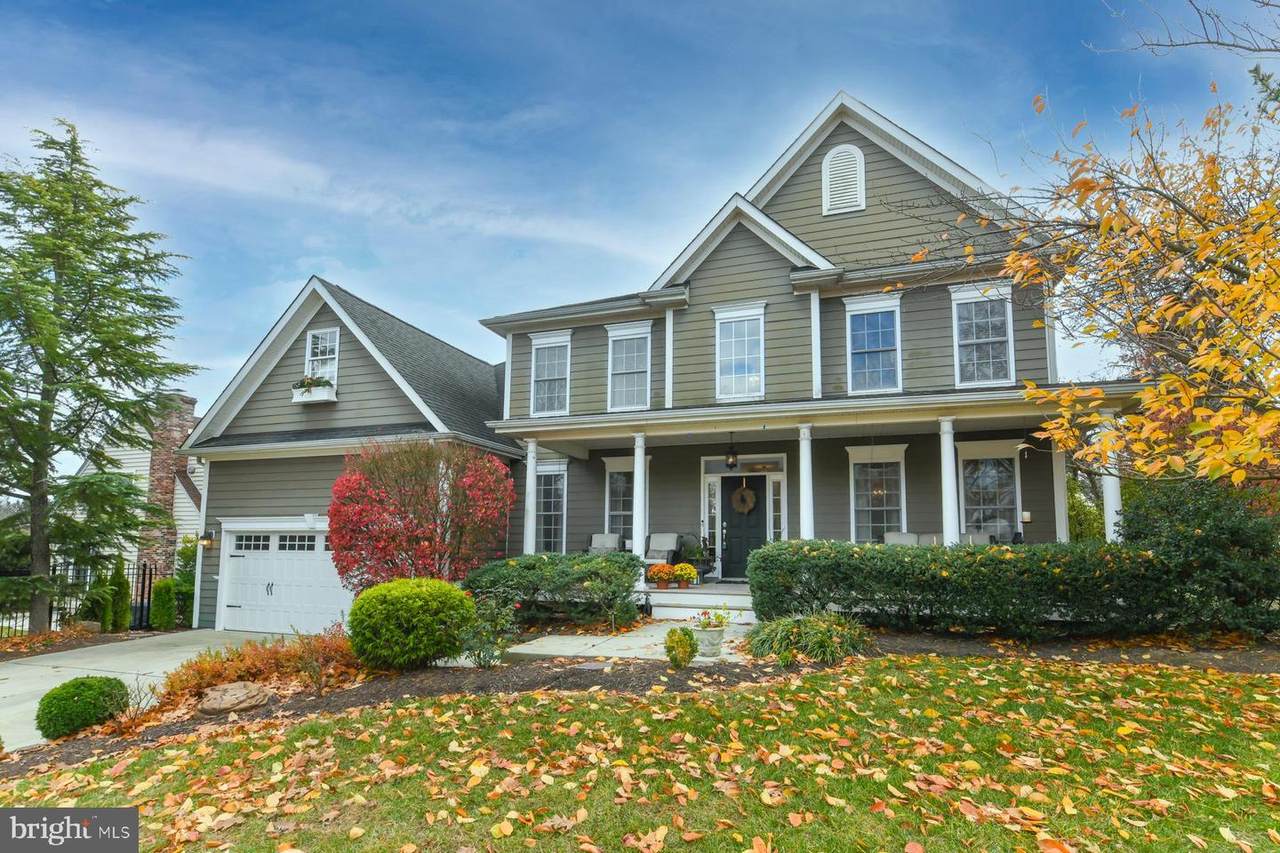 206 Elm Street - Photo 1