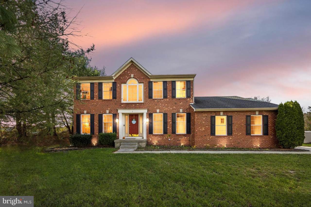 1 Quail Hollow Drive - Photo 1