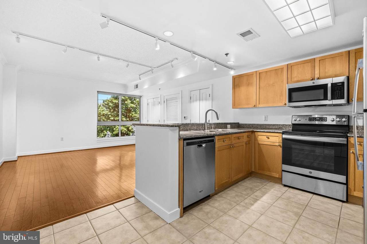 777 7TH Street - Photo 1