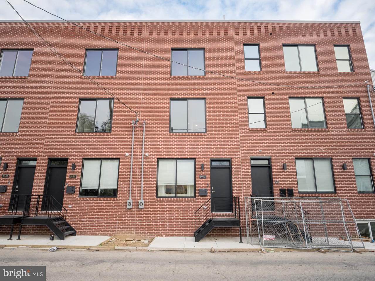 1937 Leithgow Street - Photo 1