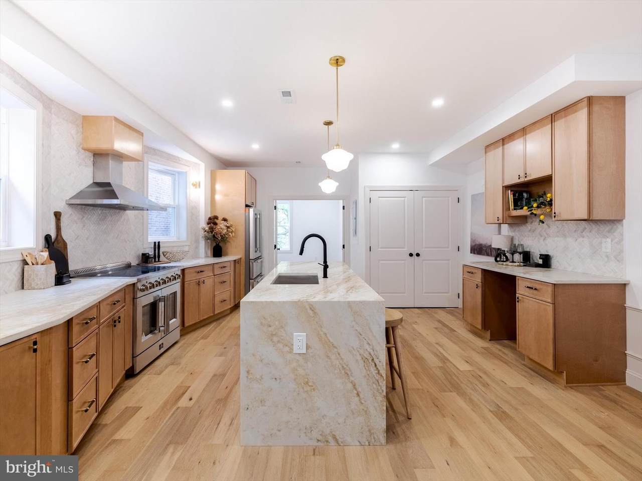 413 51ST Street - Photo 1