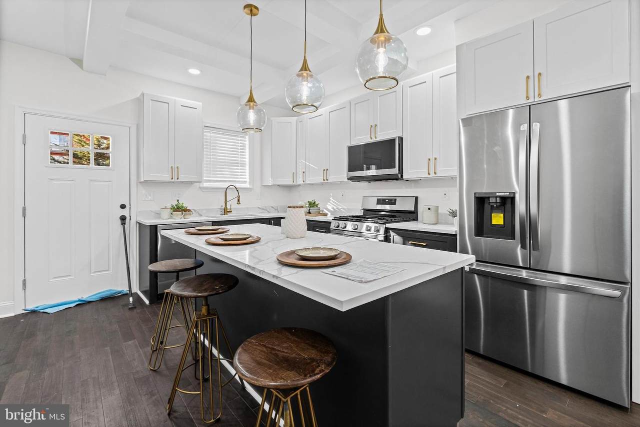 1409 Ashland Avenue - Photo 1