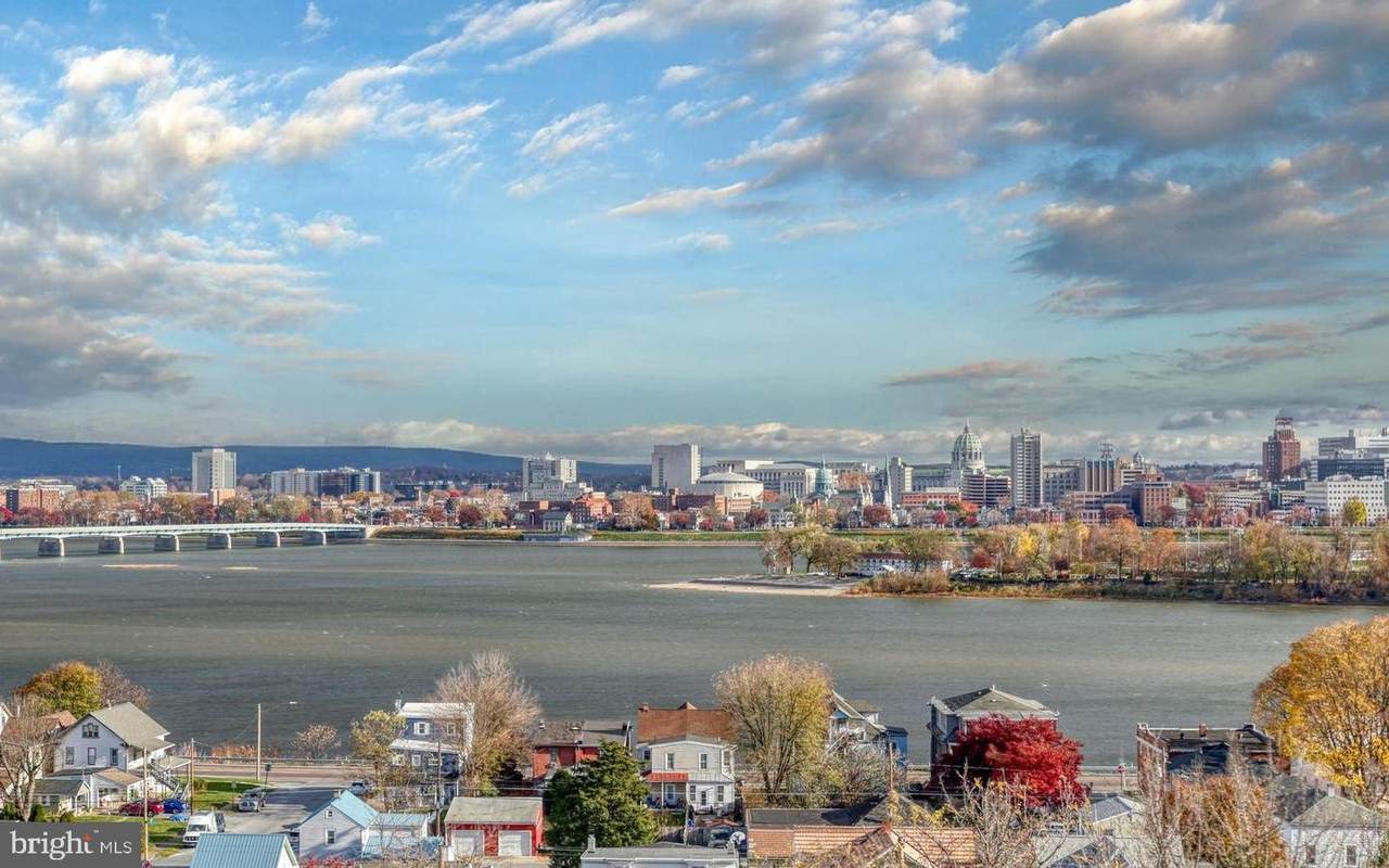 545 Bridgeview Drive - Photo 1