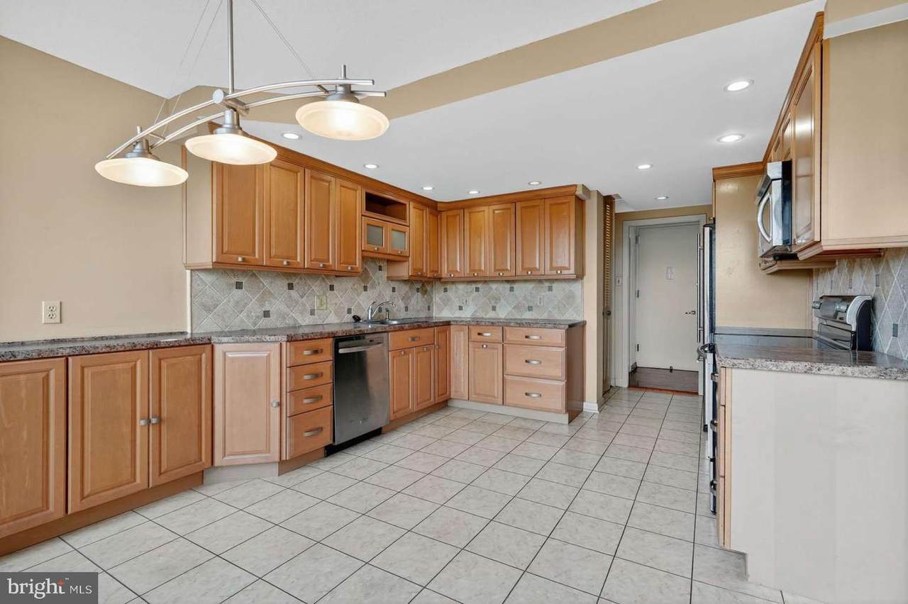 1001 City Avenue - Photo 1