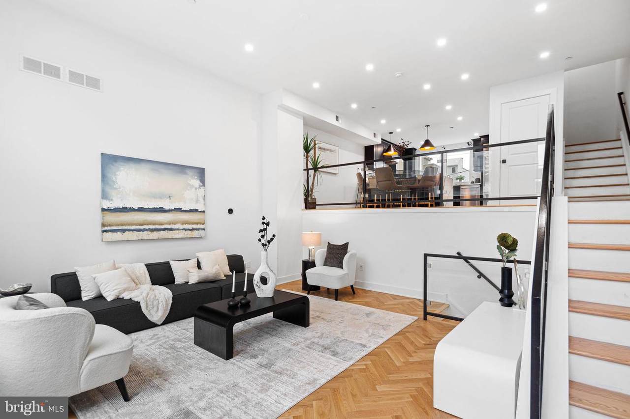 1328 Woodstock Street - Photo 1