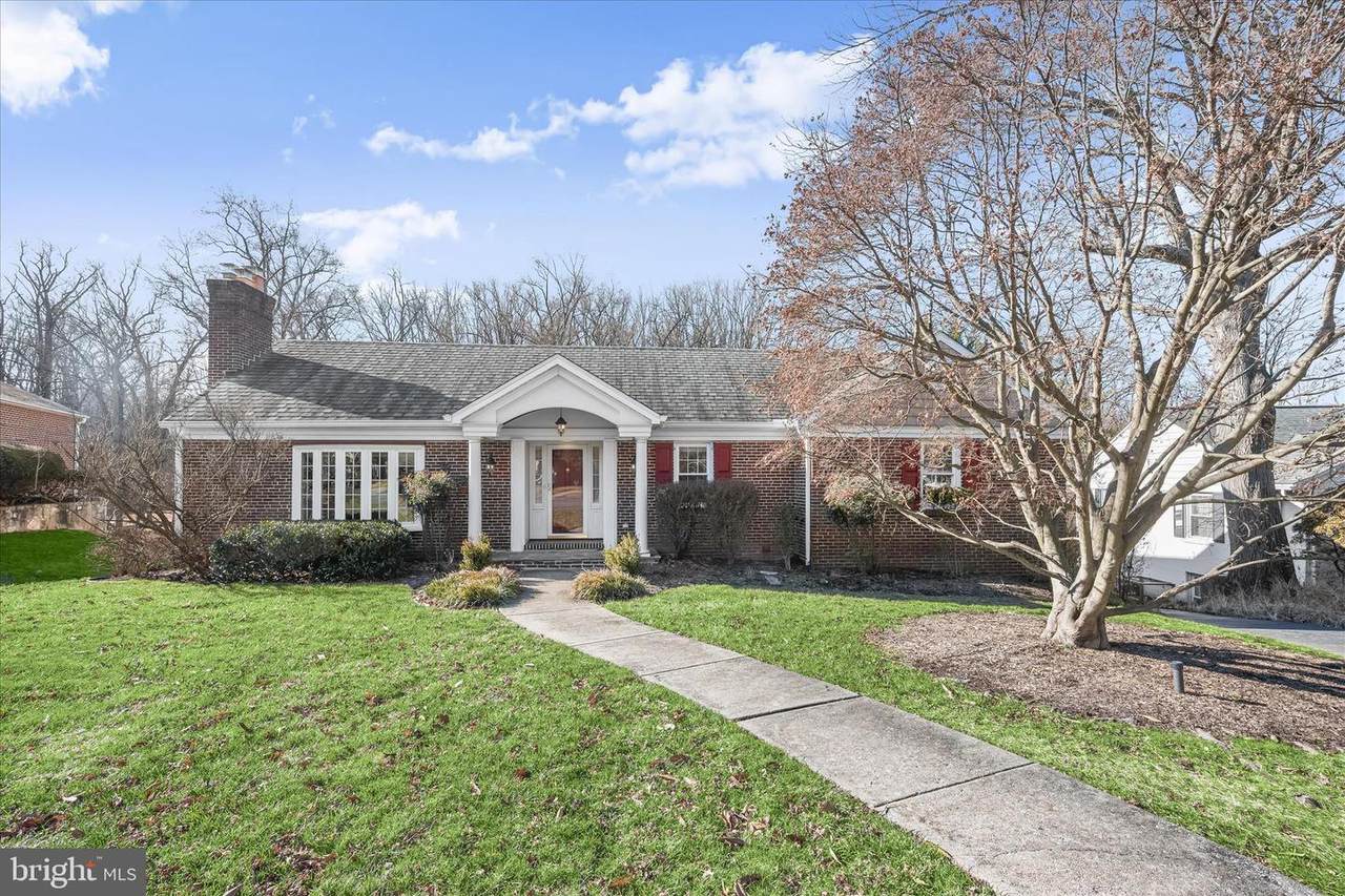 1112 Hampton Garth - Photo 1