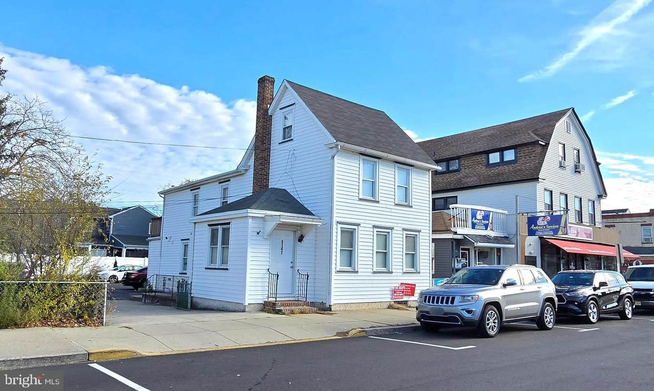 141 Bridgeboro Street - Photo 1