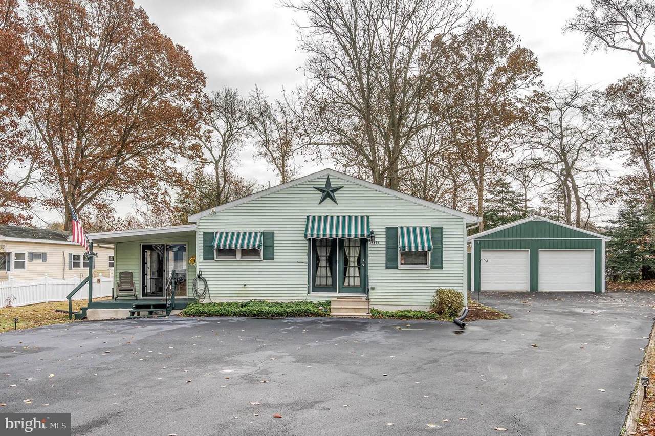 37526 Oak Street - Photo 1