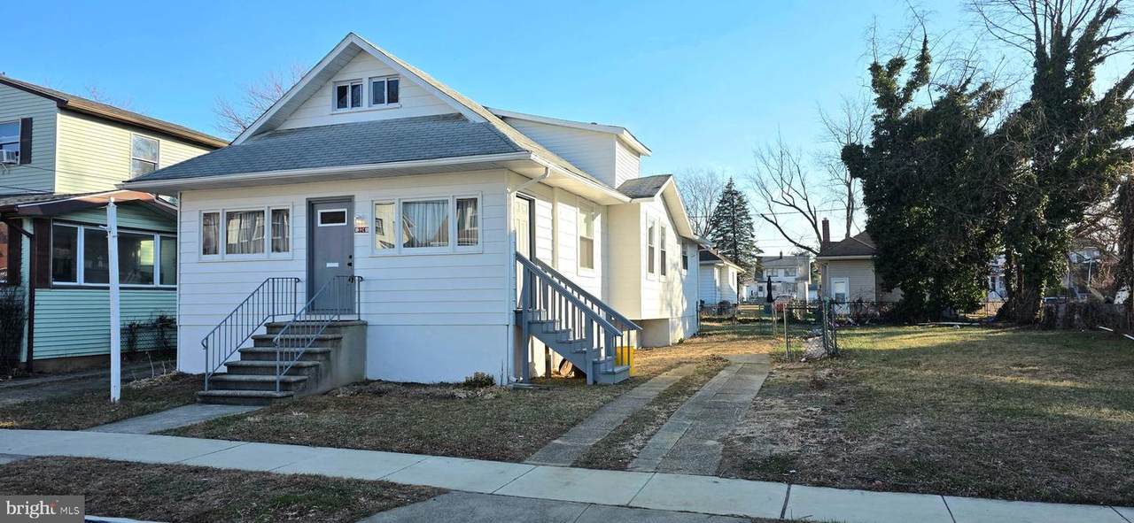 324 Elm Avenue - Photo 1