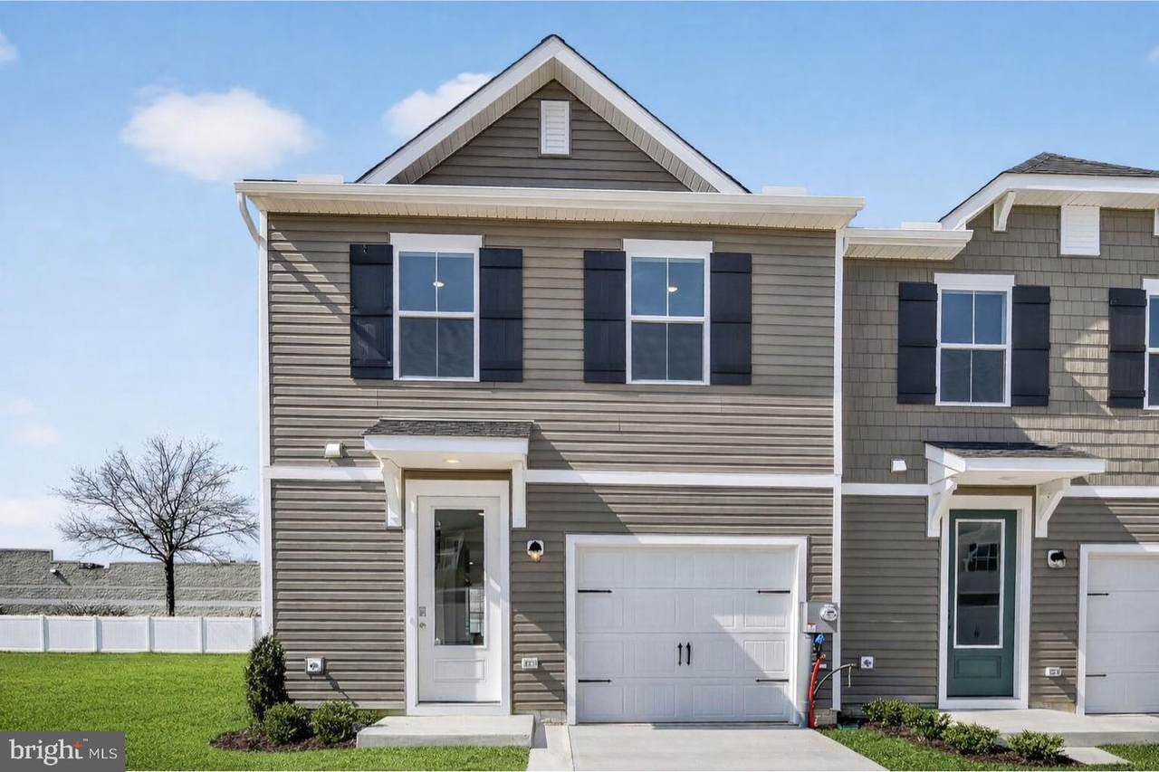 214 Clement Loop - Photo 1