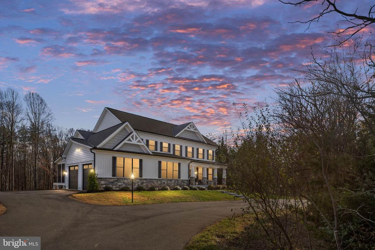 301 Kingdom Drive - Photo 1