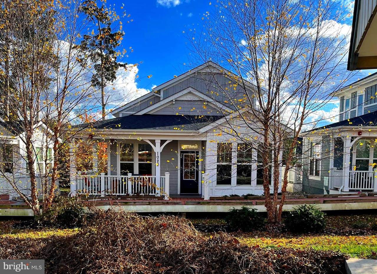 1022 Railroad Avenue - Photo 1