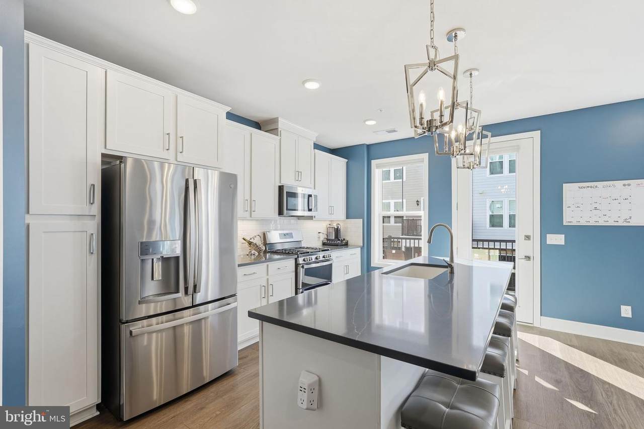 42605 Nubbins Terrace - Photo 1