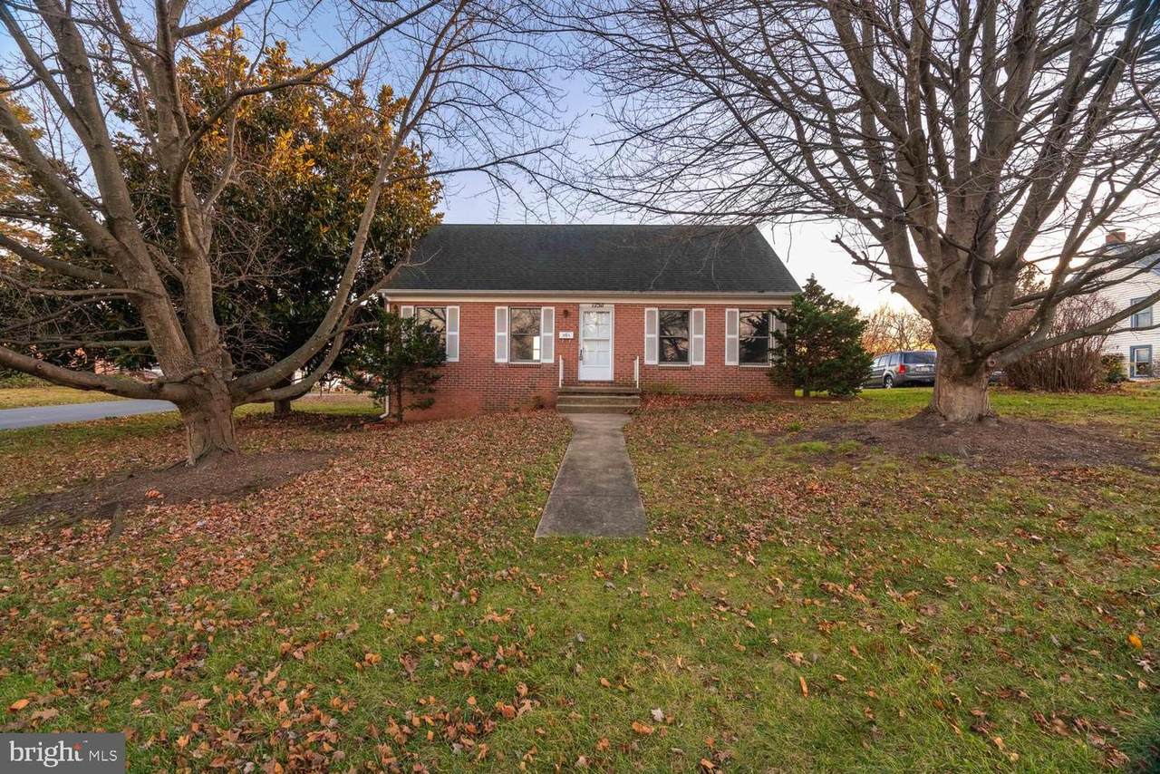 17511 Gay Street - Photo 1