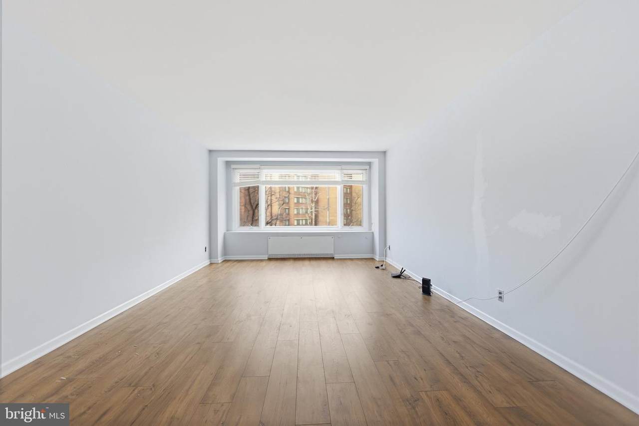 2475 Virginia Avenue - Photo 1