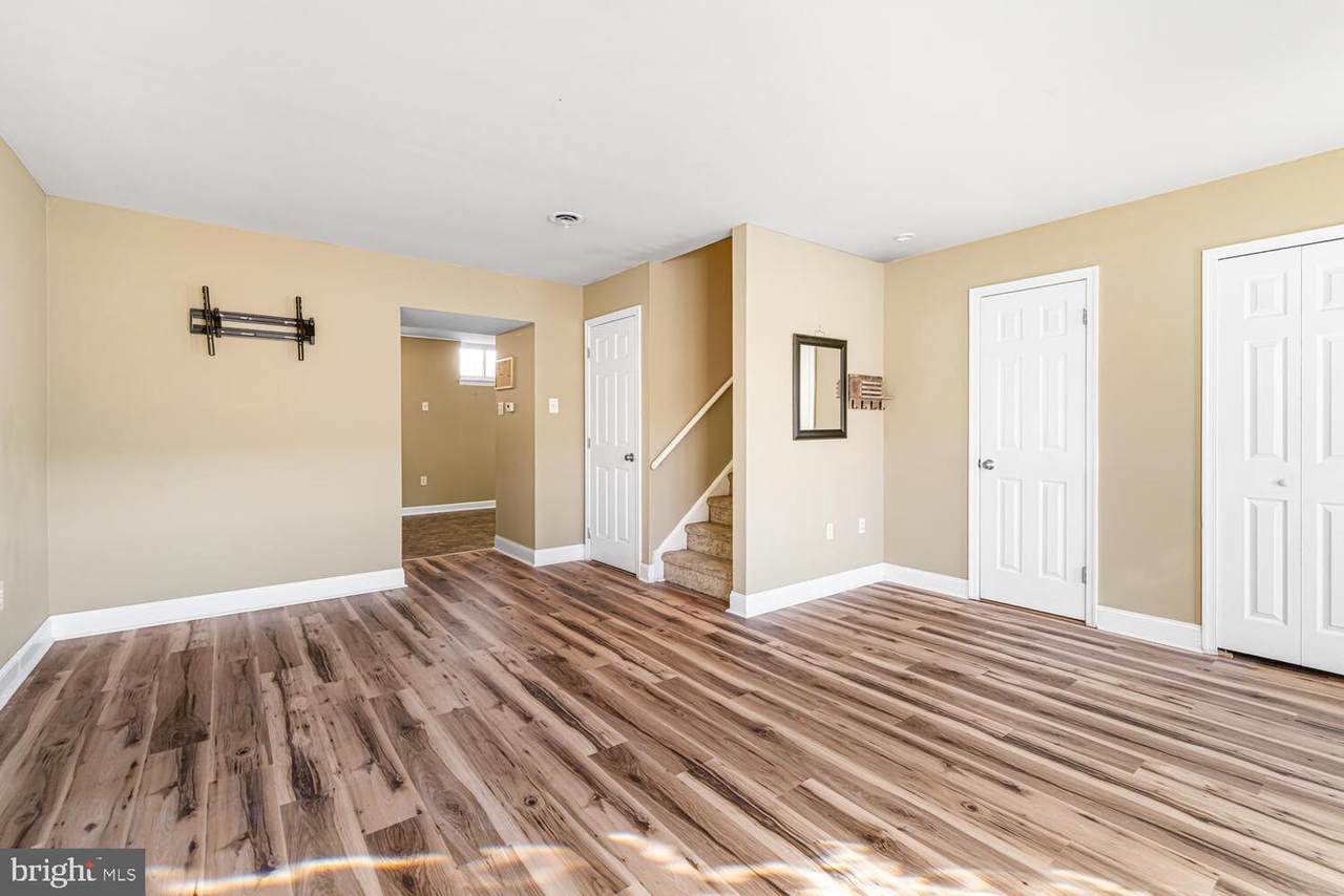 515 York Road - Photo 1