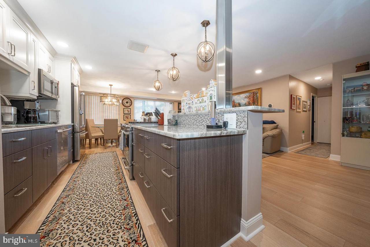 1637 Oakwood Drive - Photo 1
