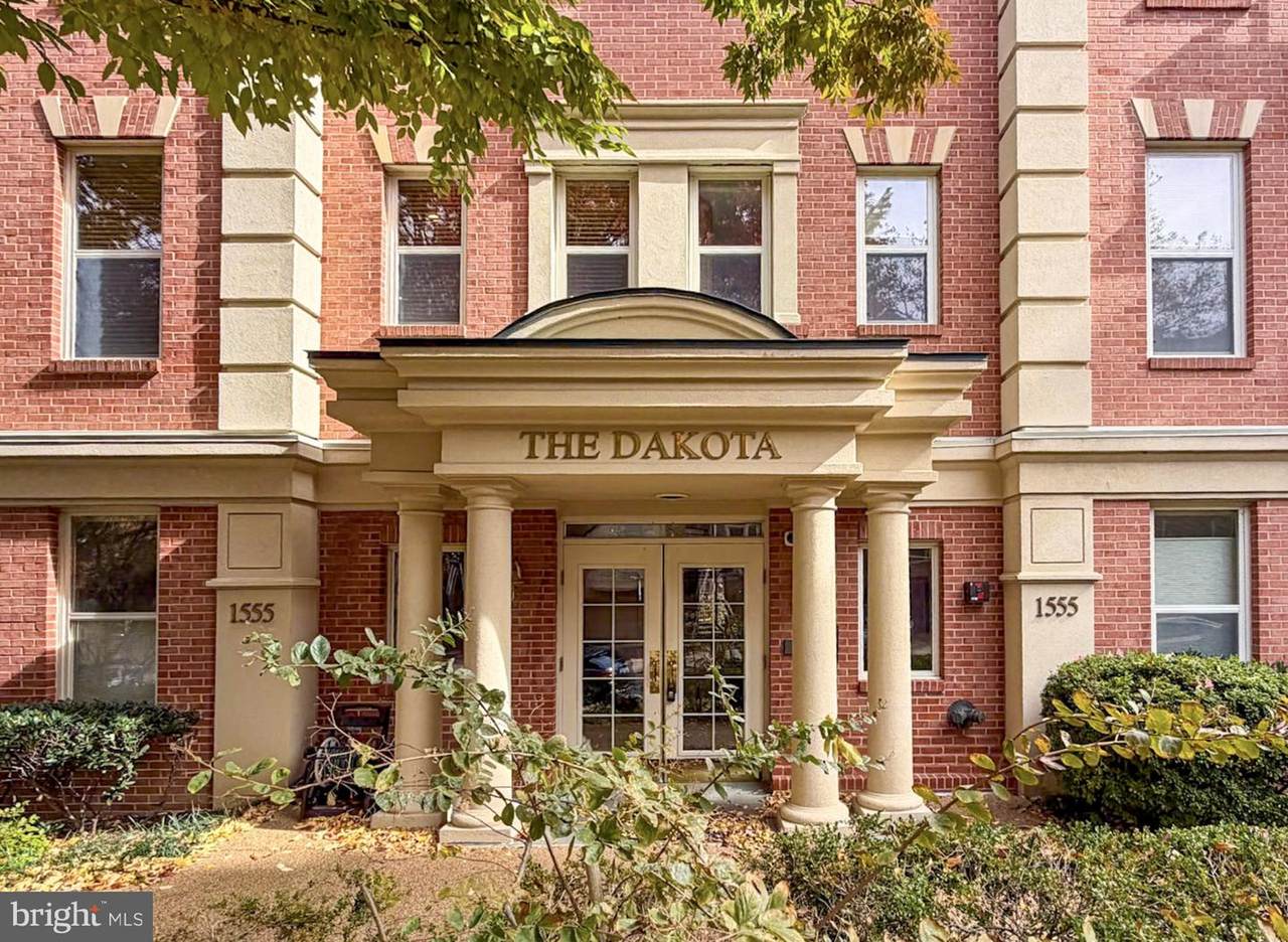 1555 Colonial Terrace - Photo 1